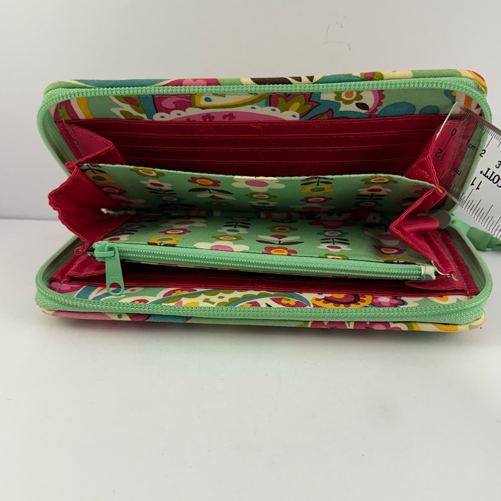 Vera Bradley Accordion Wallet Tutti Frutti Green Zip Paisley Quilted - Picture 3 of 6